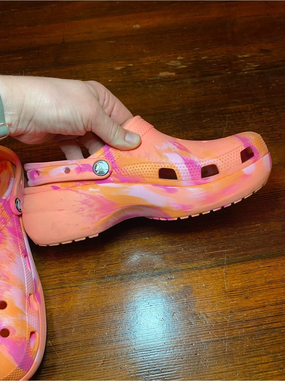 EUC Women’s Size 9 Crocs Classic Platform Marbled Clogs Guava/Multi